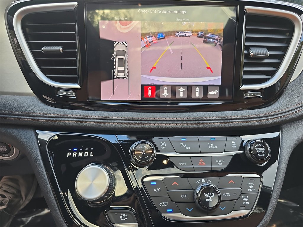 New 2026 Chrysler Pacifica Pinnacle w/ Trailer Tow Group image 25