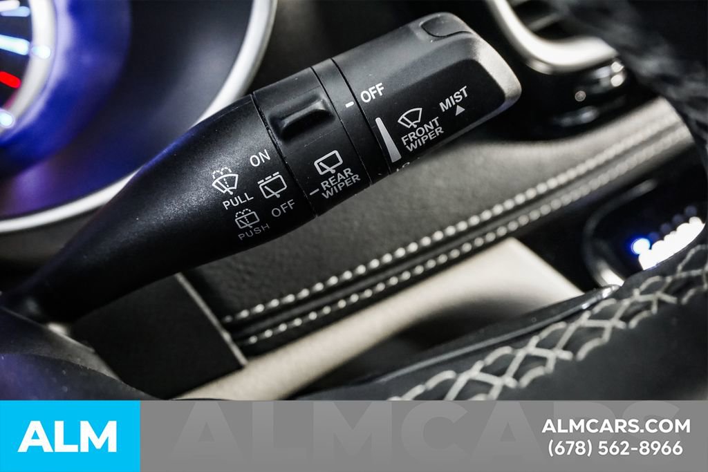 Used 2024 Chrysler Pacifica Select image 31