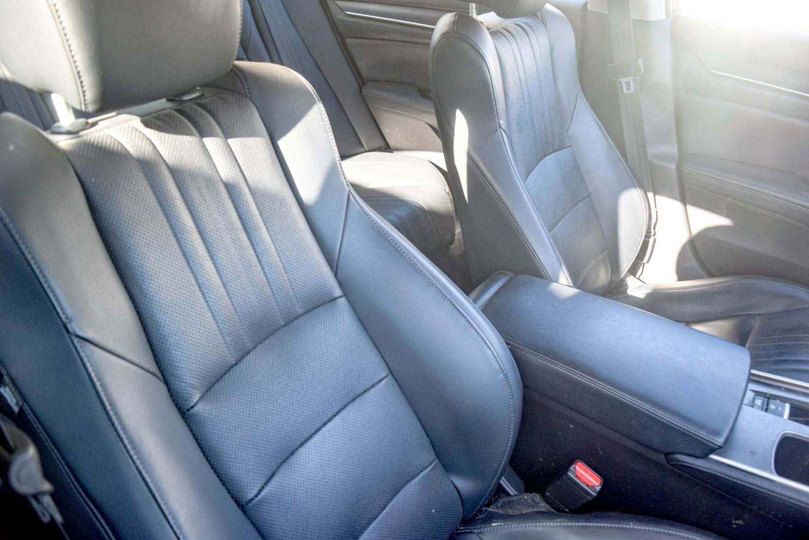 Used 2018 Honda Accord Touring image 10