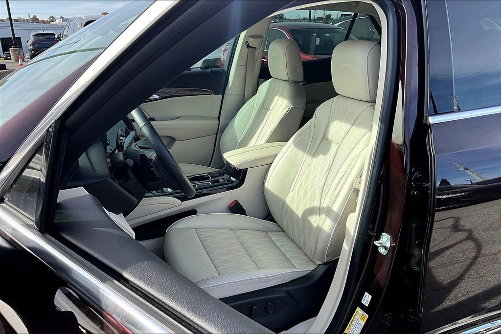 Used 2021 Buick Envision Avenir image 36