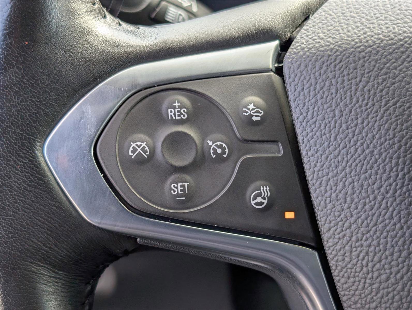 Used 2022 Chevrolet Traverse LT w/ LPO, Floor Liner Package image 25