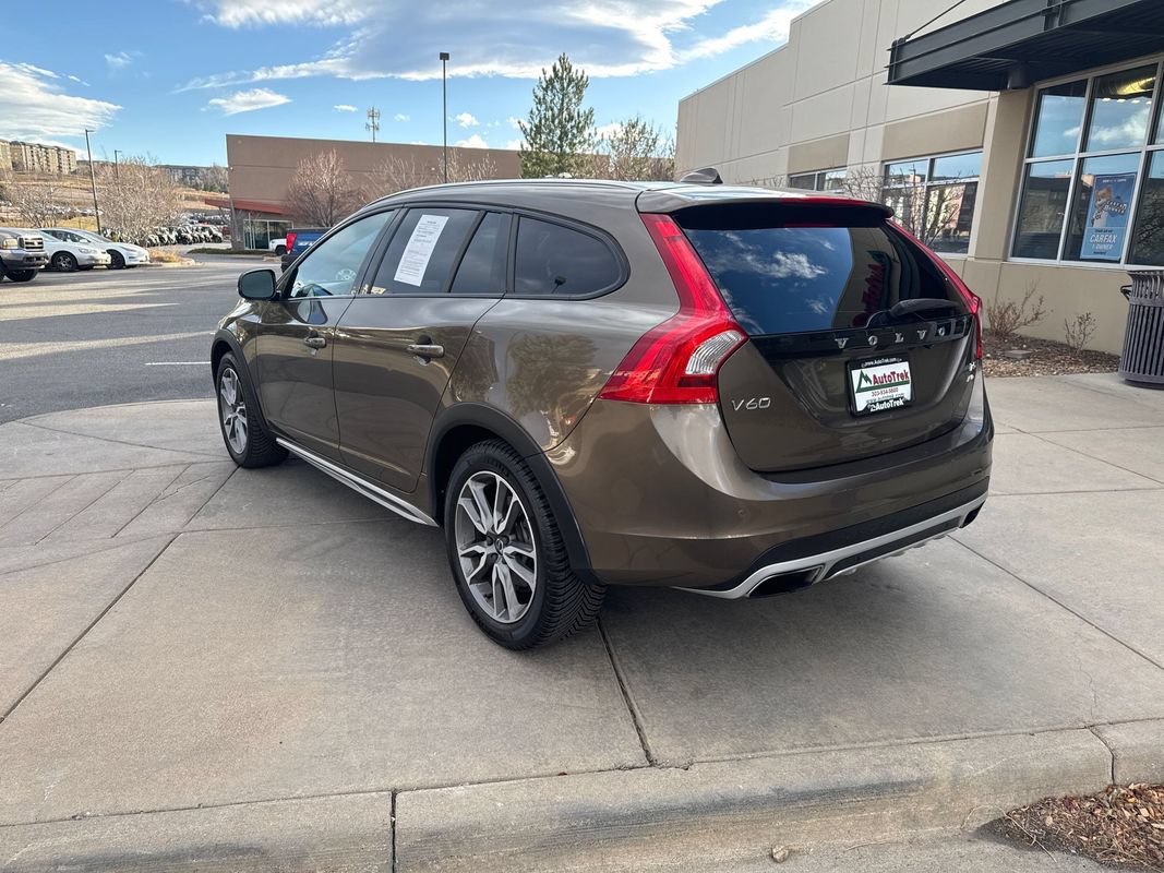 Used 2016 Volvo V60 T5 Cross Country w/ Convenience Package AWD/4WD image 8