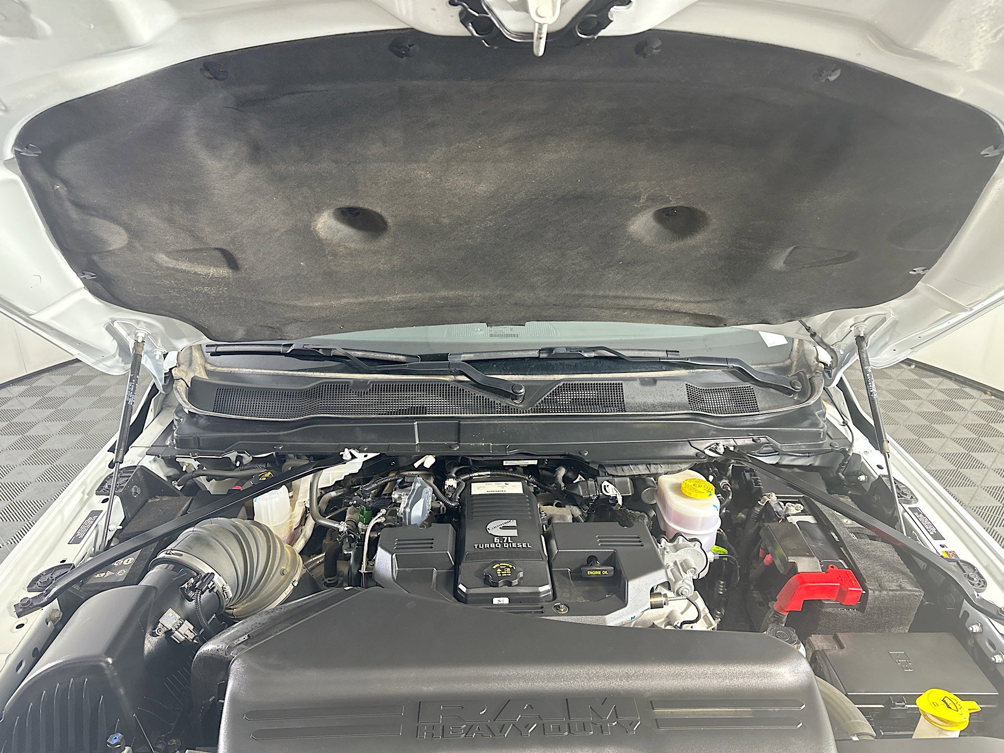 Used 2024 RAM 2500 Laramie w/ Safety Group image 34