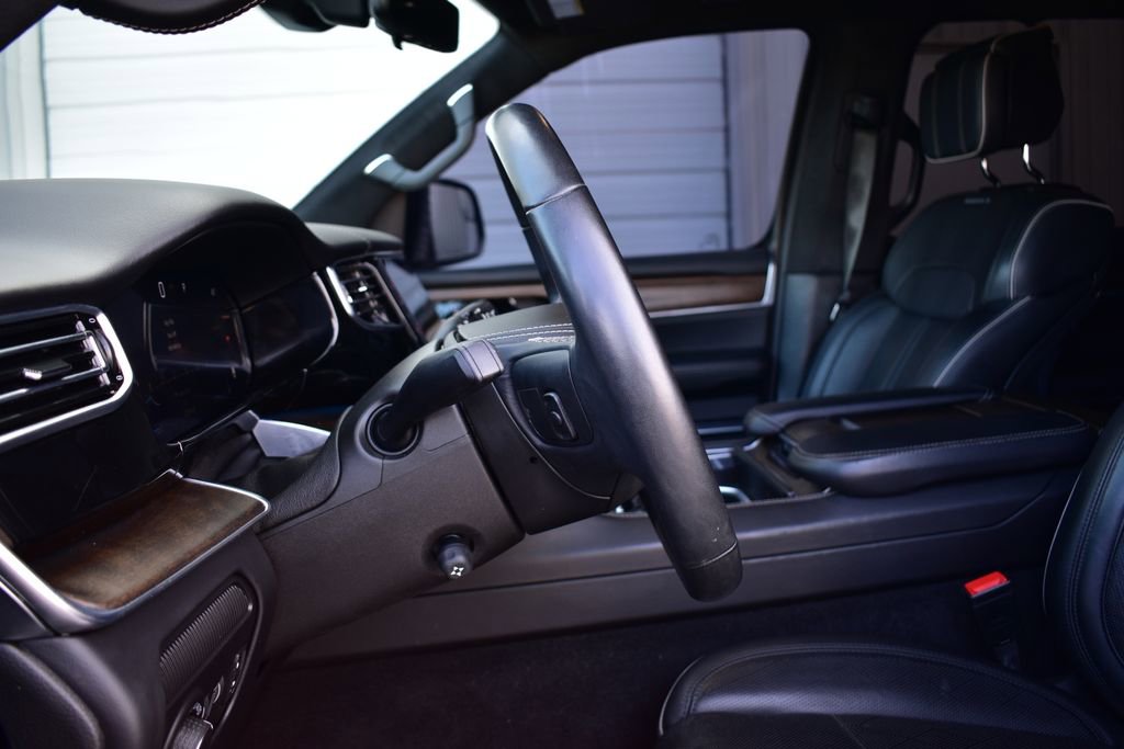 Used 2022 Jeep Grand Wagoneer Series II w/ Premium Group II image 58