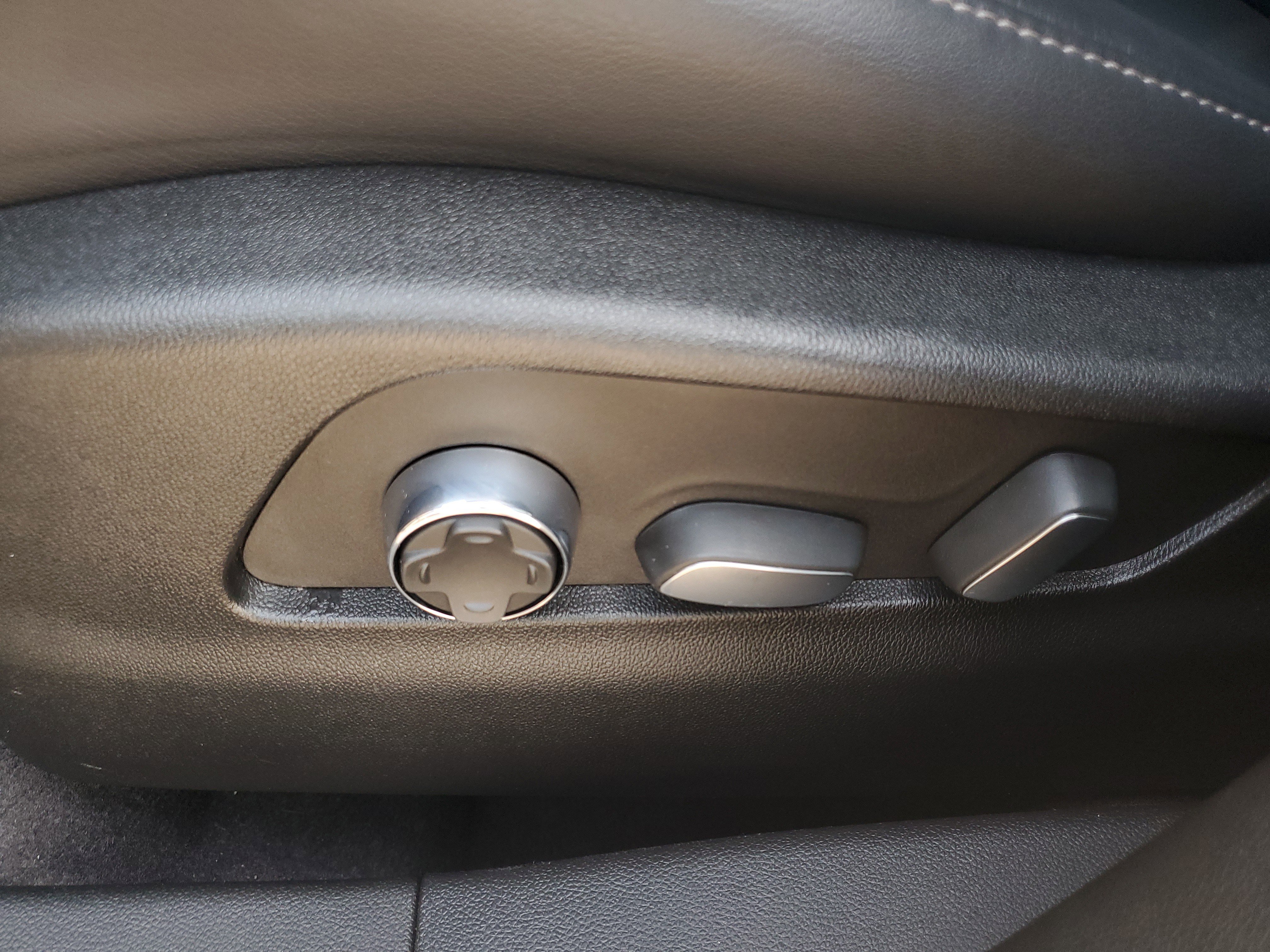 Used 2024 Cadillac XT4 Premium Luxury image 26