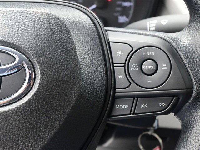 Used 2025 Toyota Corolla LE image 28