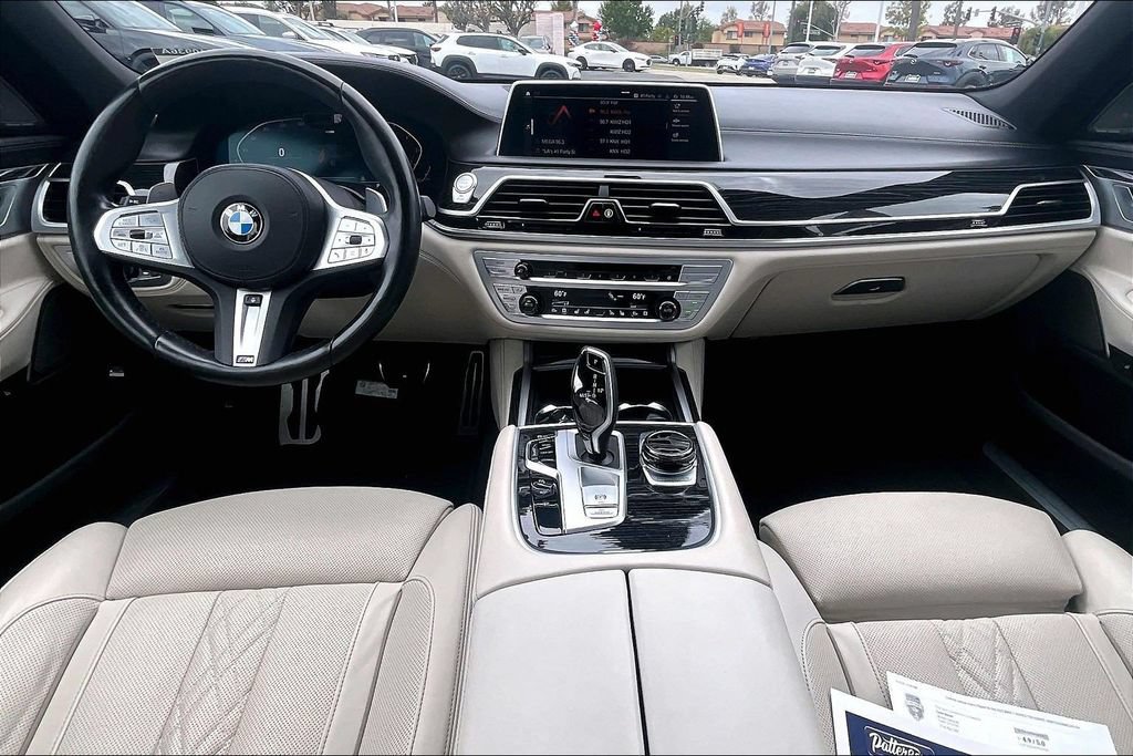 Used 2022 BMW 750i xDrive w/ Executive Package AWD/4WD image 11