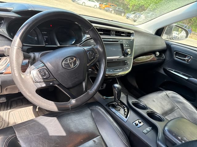 Used 2015 Toyota Avalon Limited w/ Technology Package FWD image 18
