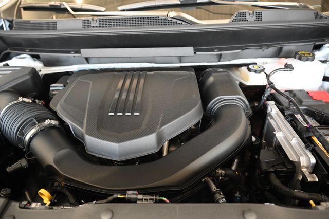 New 2026 Chevrolet Traverse LT w/ Driver Confidence Package FWD image 30