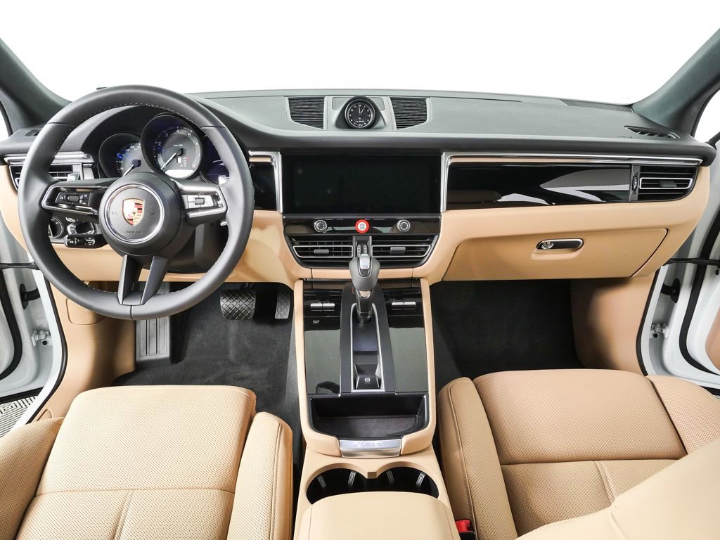 New 2026 Porsche Macan AWD/4WD image 18