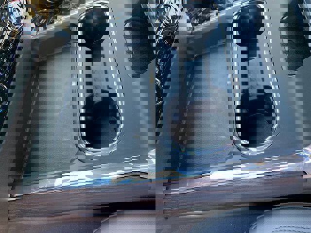 New 2025 GMC Sierra 2500 SLT w/ SLT Convenience Package image 21