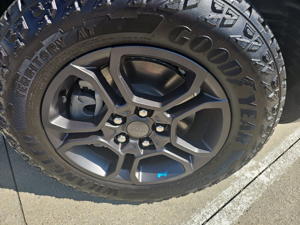 Certified 2024 Jeep Grand Cherokee Trailhawk w/ Advanced Protech Group II AWD/4WD image 4