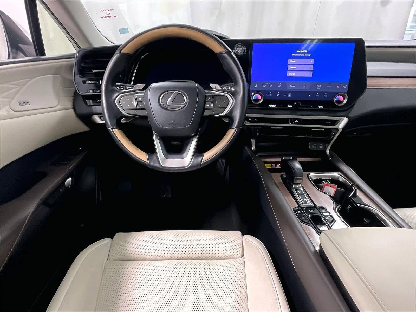 Used 2025 Lexus RX 450h Luxury w/ Convenience Package image 17