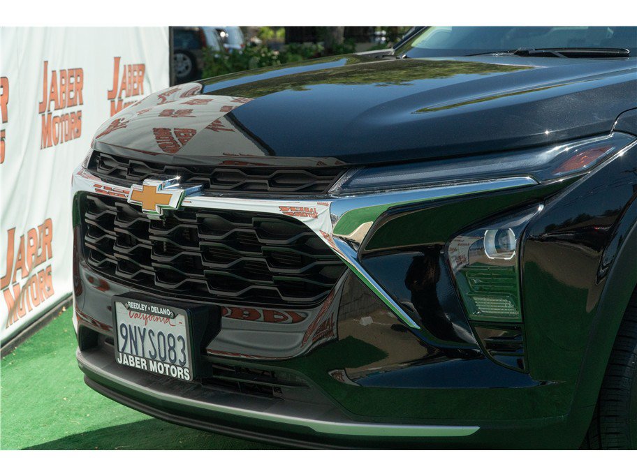 Used 2024 Chevrolet Trax LT FWD image 28