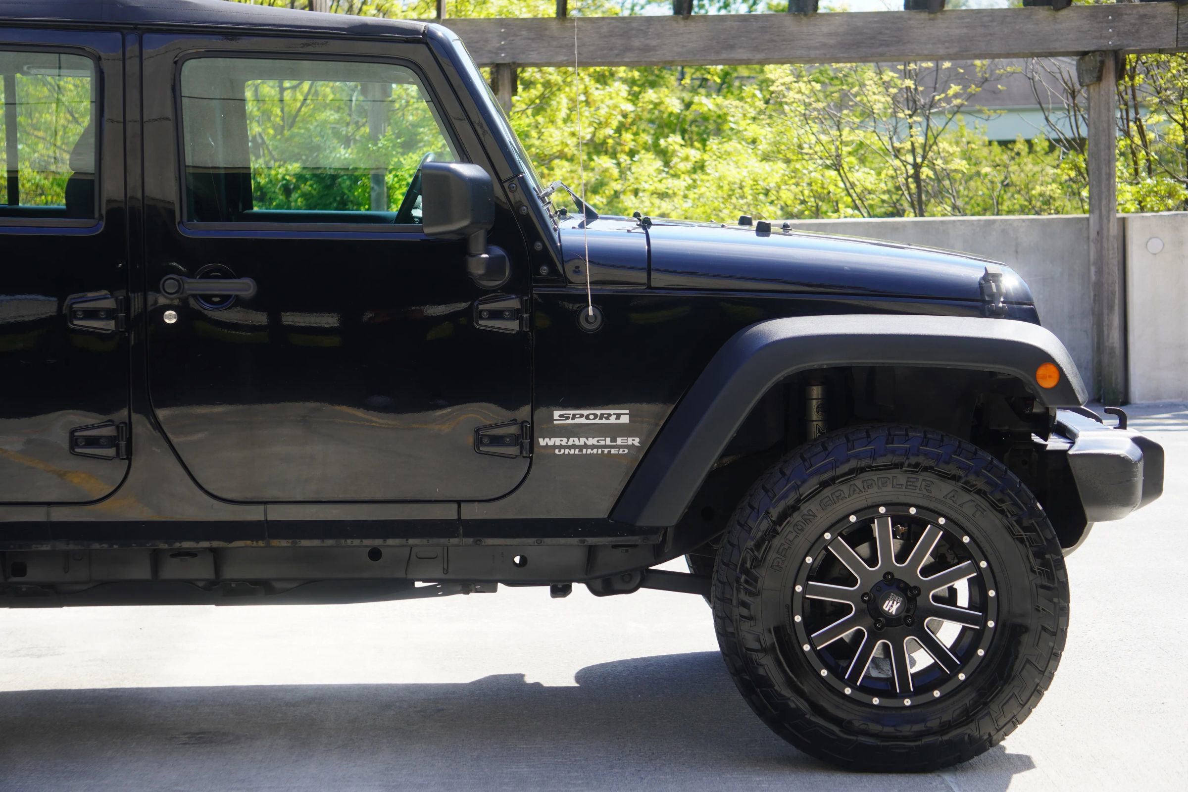 Used 2016 Jeep Wrangler Unlimited Sport w/ Max Tow Package AWD/4WD image 29
