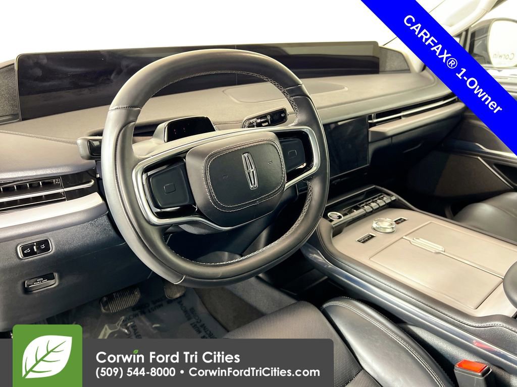 Used 2025 Lincoln Navigator L Reserve AWD/4WD video 3