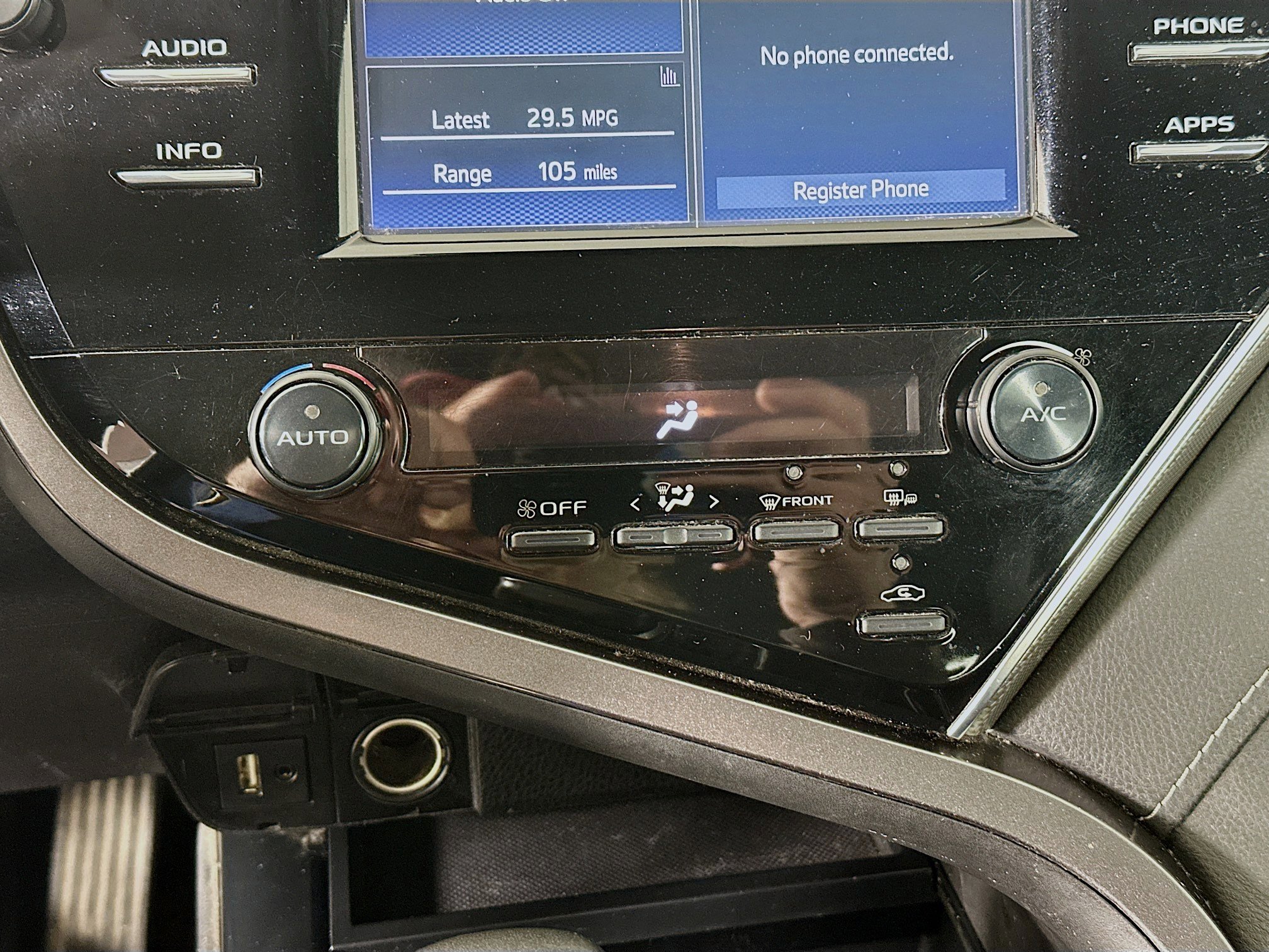 Used 2018 Toyota Camry SE w/ Convenience Package image 23