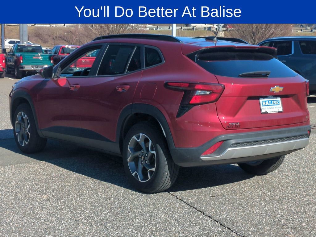 Certified 2024 Chevrolet Trax LT w/ Driver Confidence Package image 5