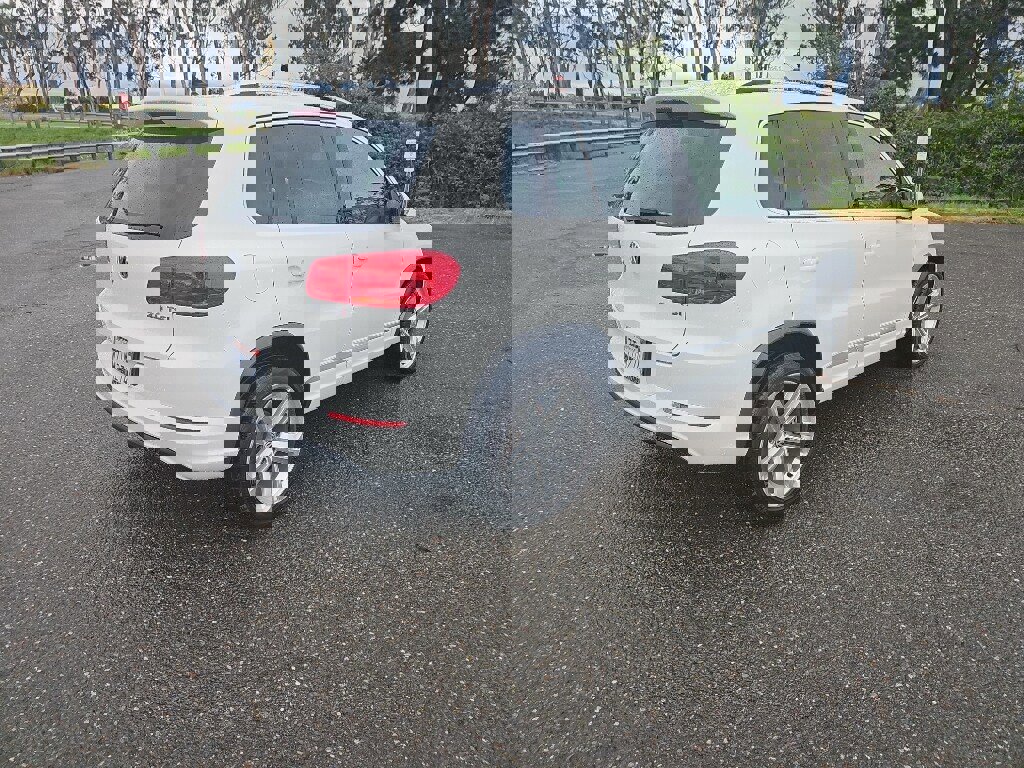 Used 2016 Volkswagen Tiguan R-Line image 6