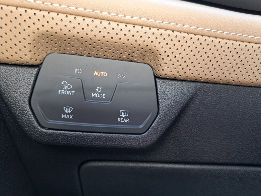 Used 2026 Volkswagen Atlas Cross Sport SE image 15