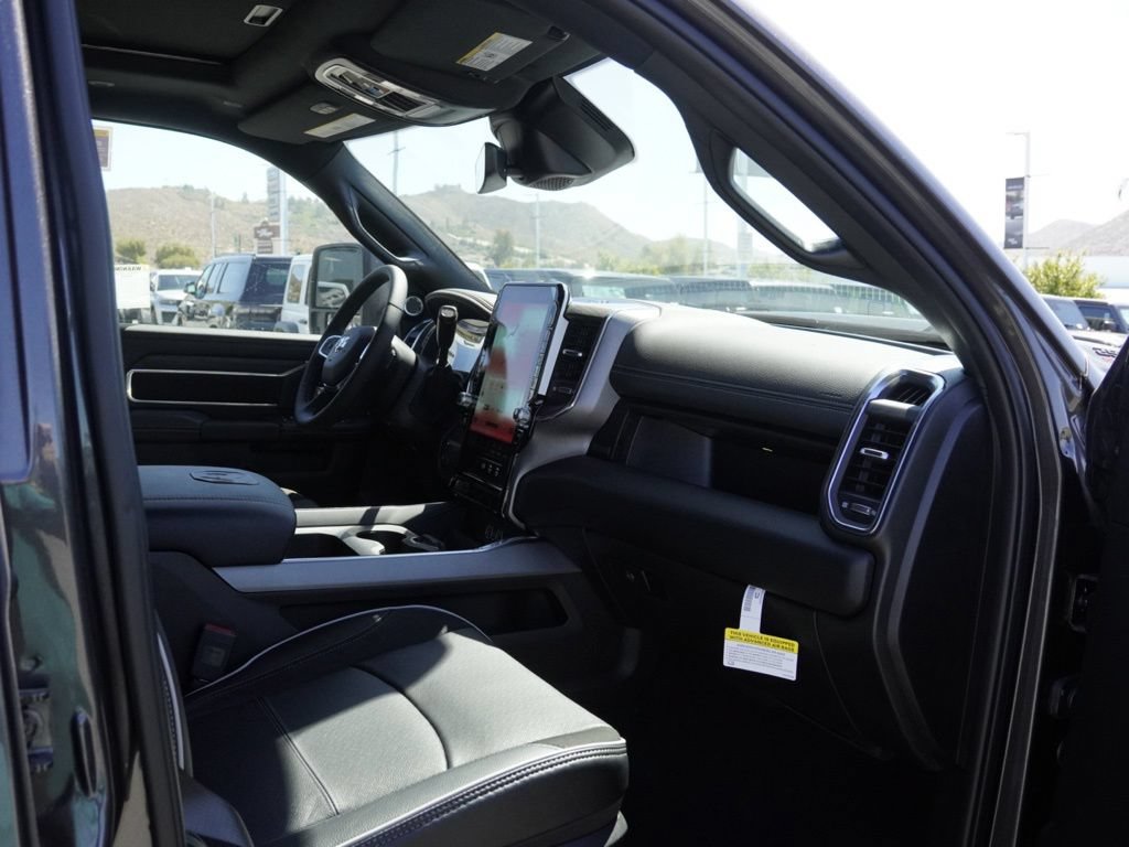 New 2026 RAM 2500 Laramie AWD/4WD image 22