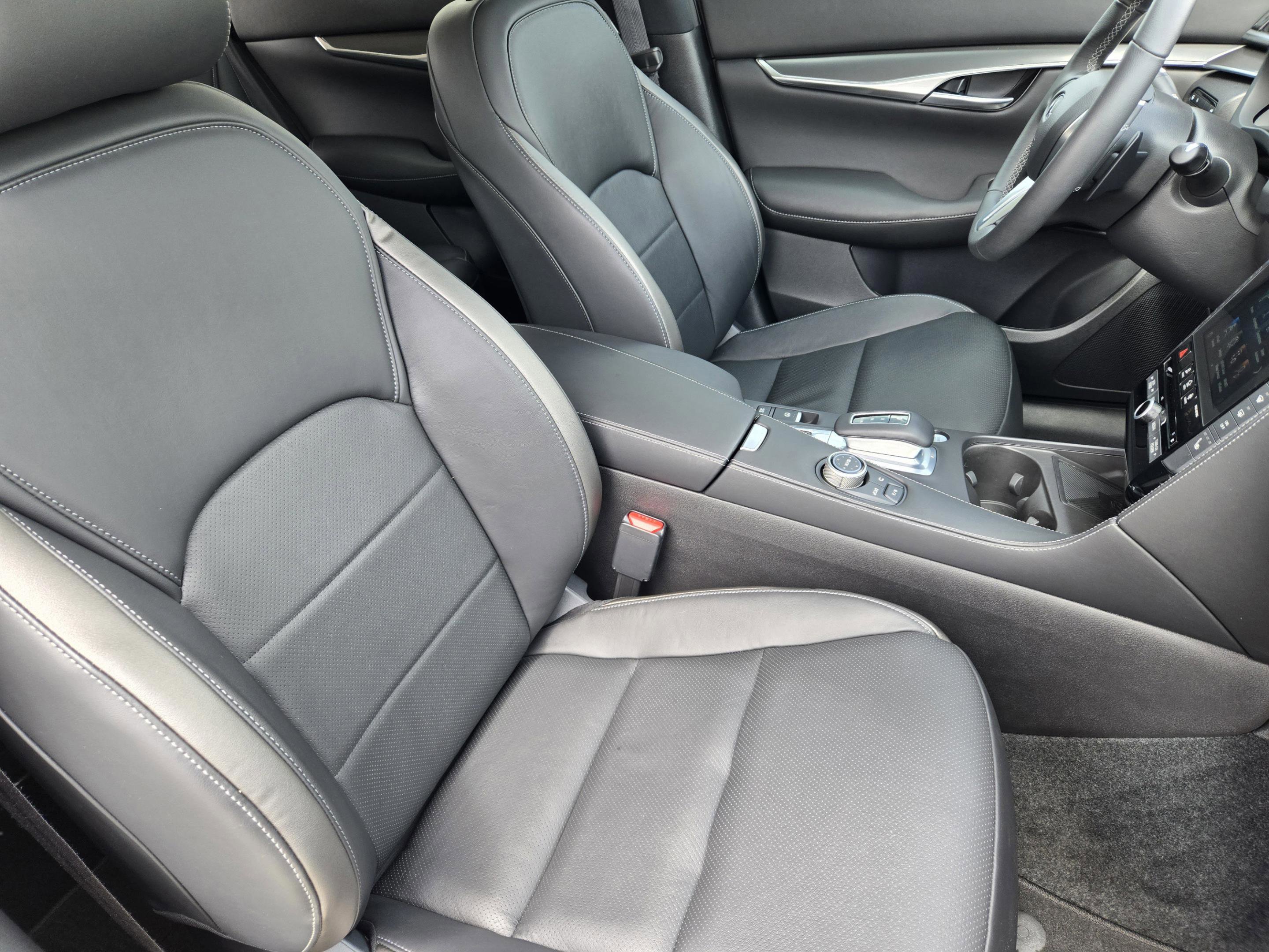 Used 2025 INFINITI QX50 Luxe AWD/4WD image 10