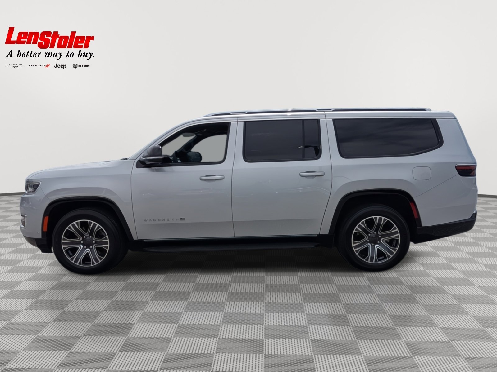 Used 2024 Jeep Wagoneer L Series II w/ Flexible Seating Group image 2