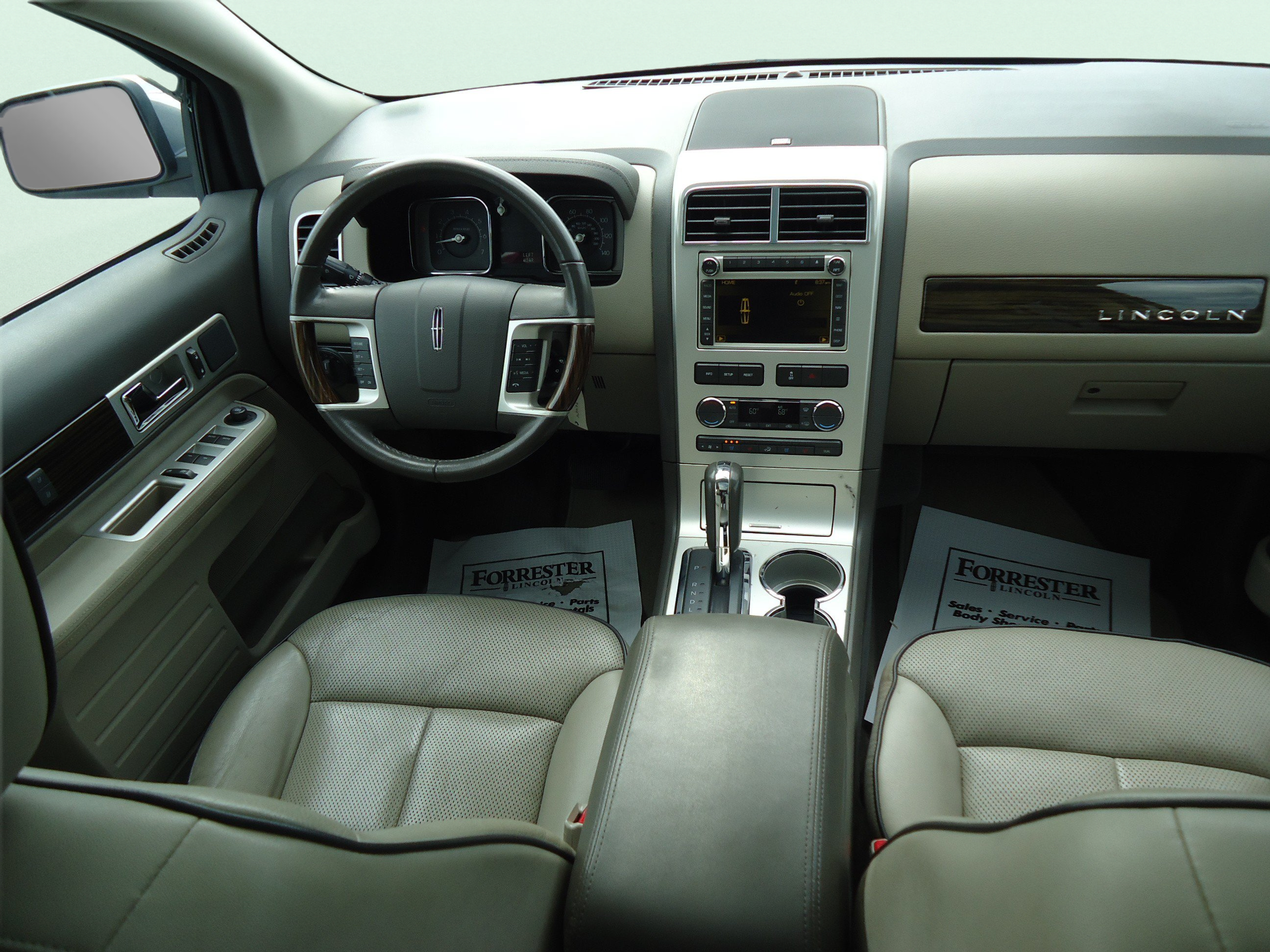 Used 2010 Lincoln MKX AWD image 11