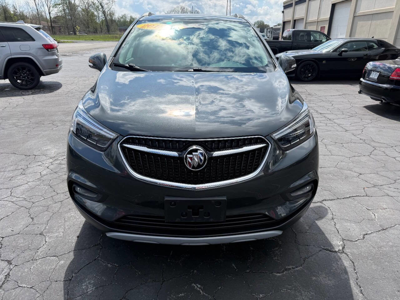 Used 2018 Buick Encore Essence w/ Experience Buick Package AWD/4WD image 2