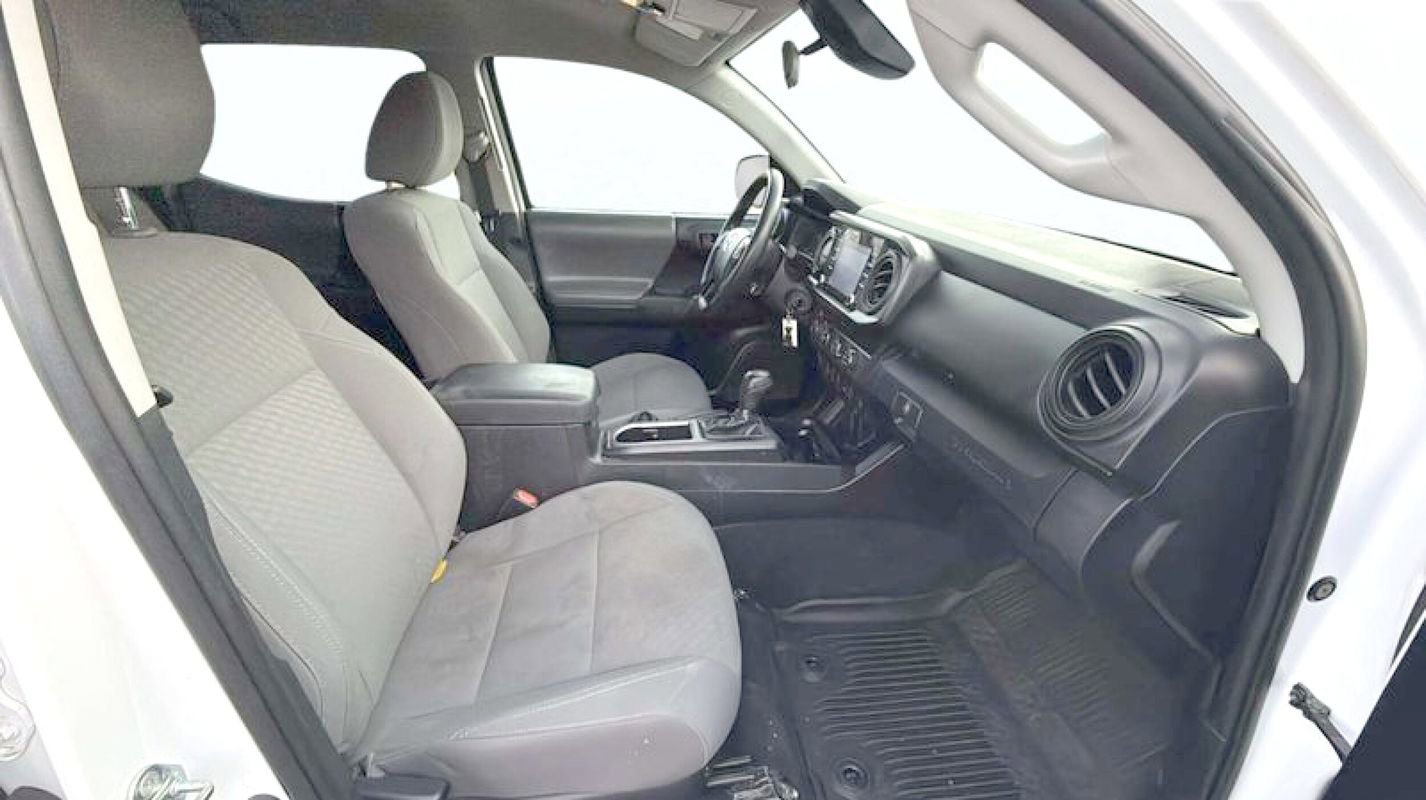 Used 2020 Toyota Tacoma SR AWD/4WD image 14