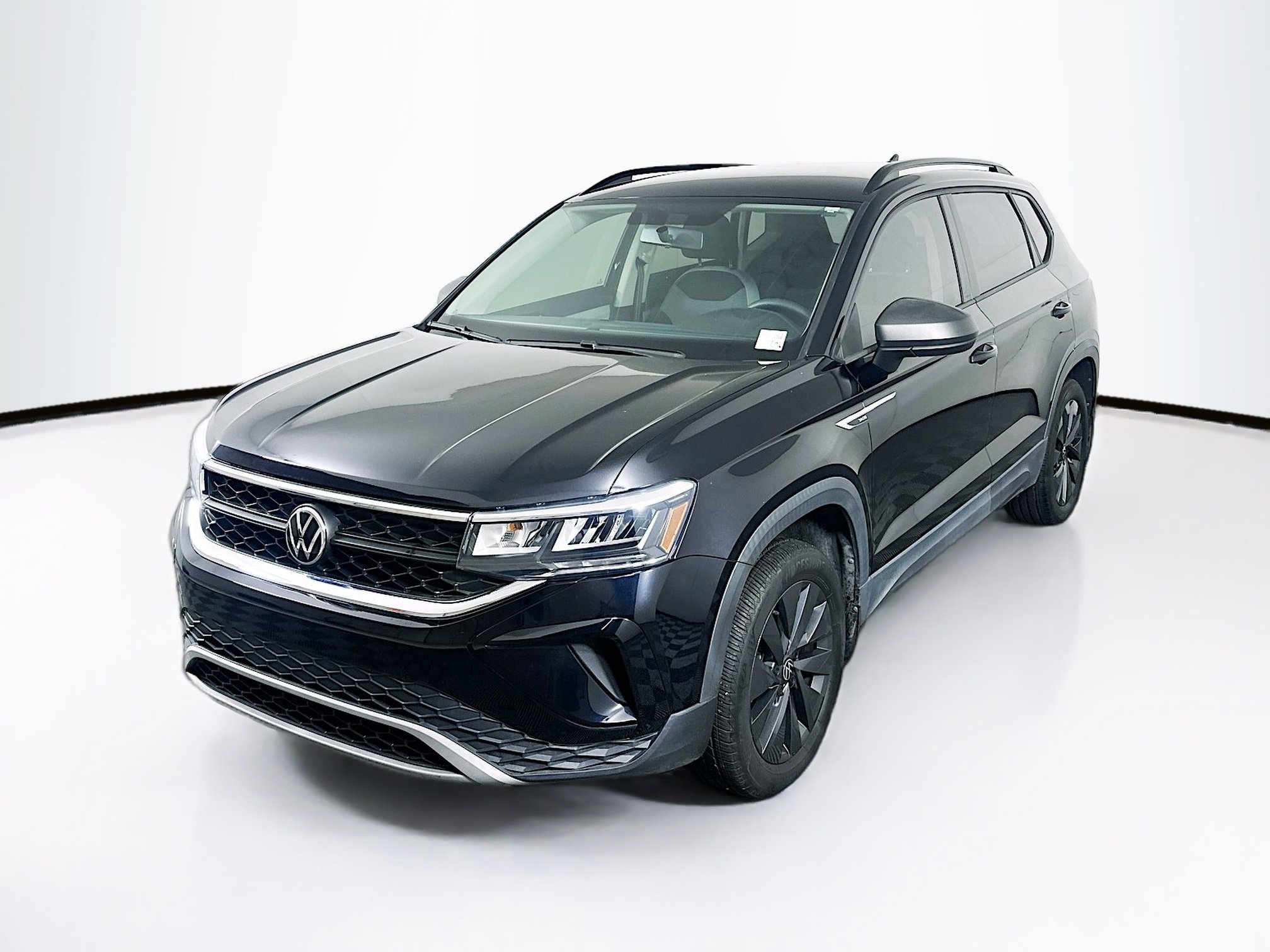 Used 2022 Volkswagen Taos S FWD image 3