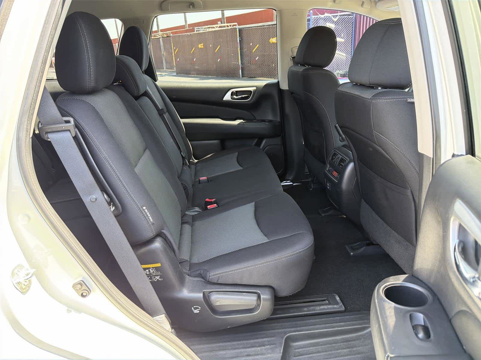 Used 2018 Nissan Pathfinder S FWD image 14