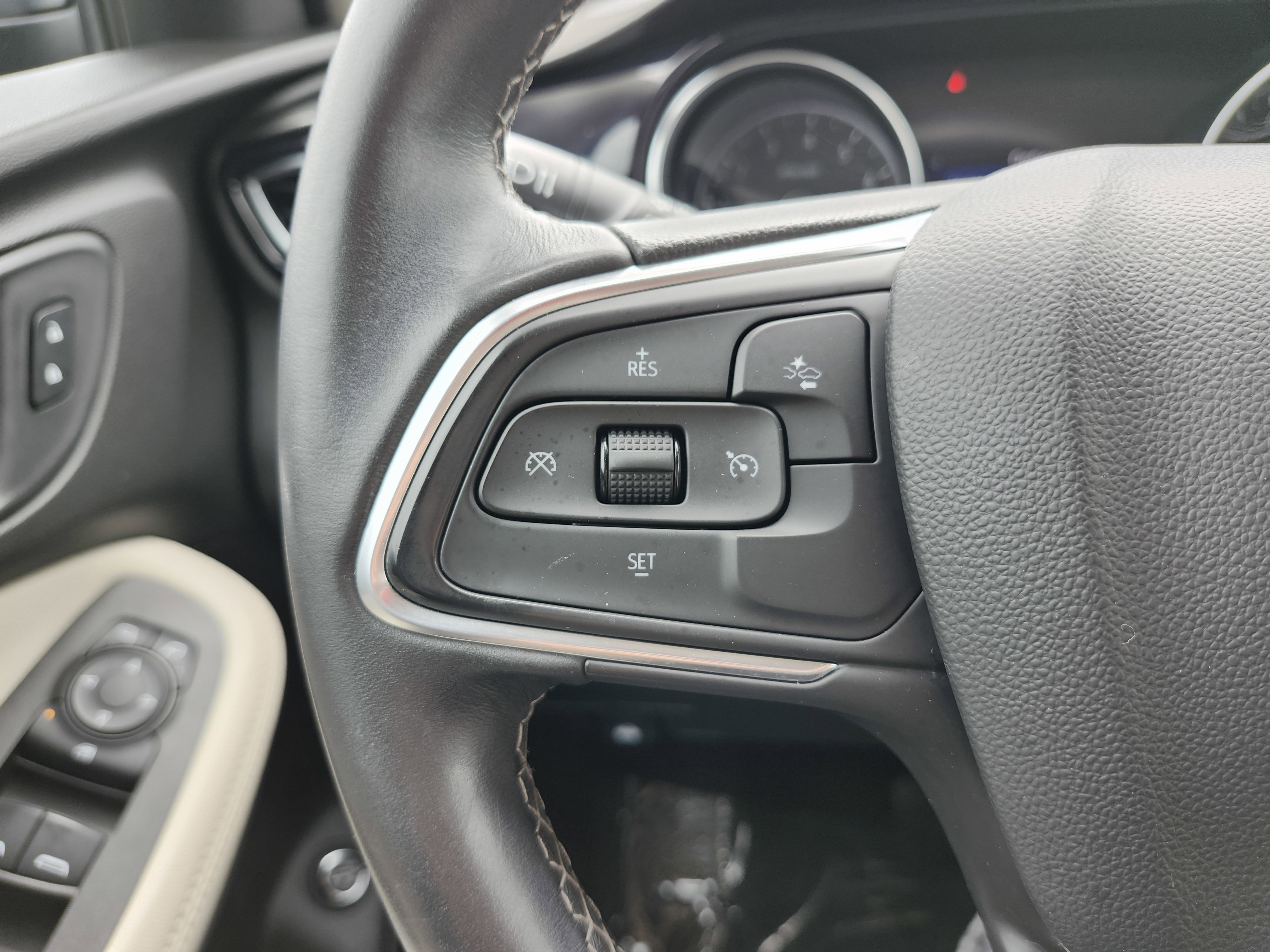 Used 2020 Buick Encore GX Select image 35