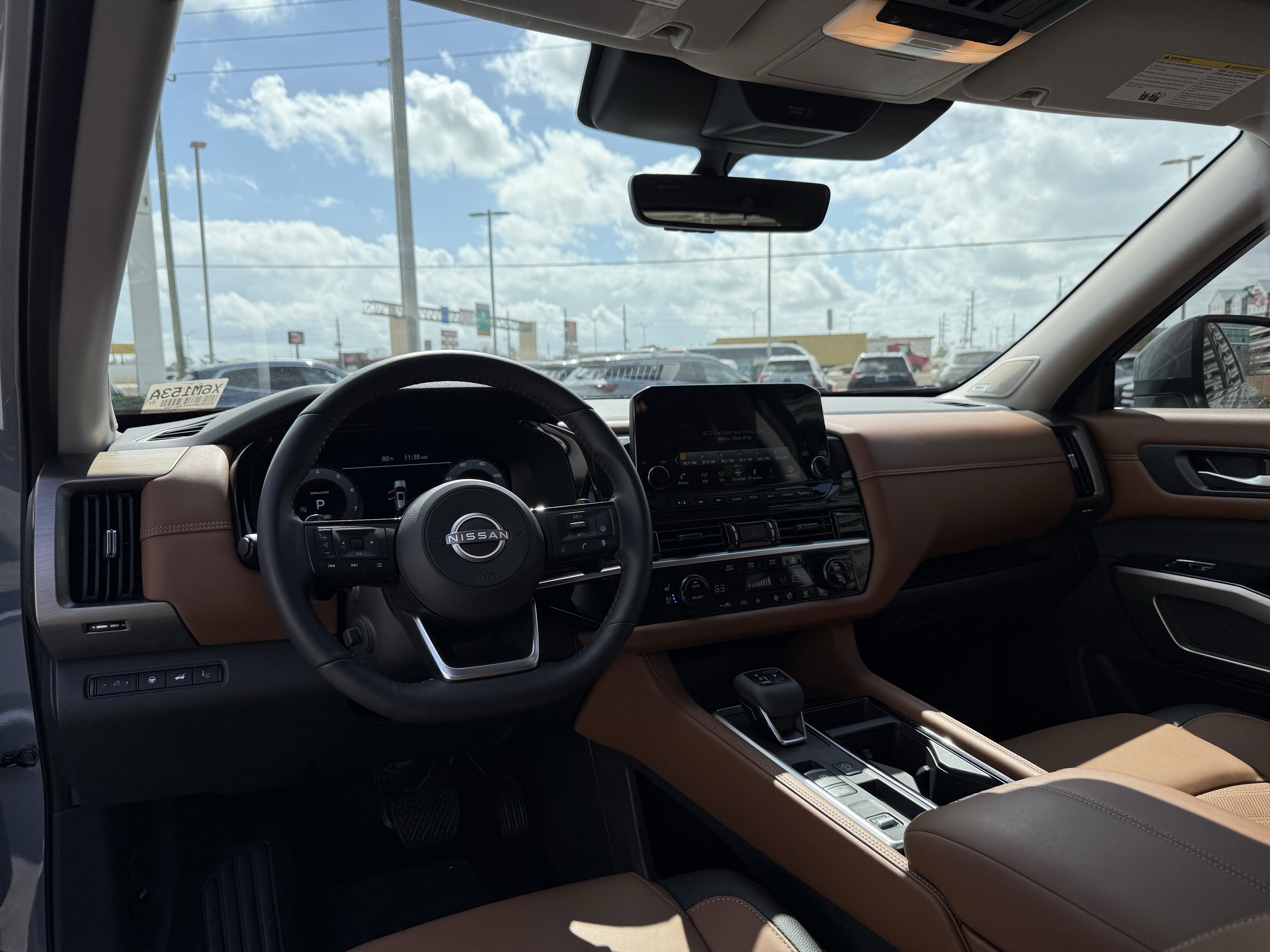 Used 2025 Nissan Pathfinder Platinum w/ Cargo Package image 16