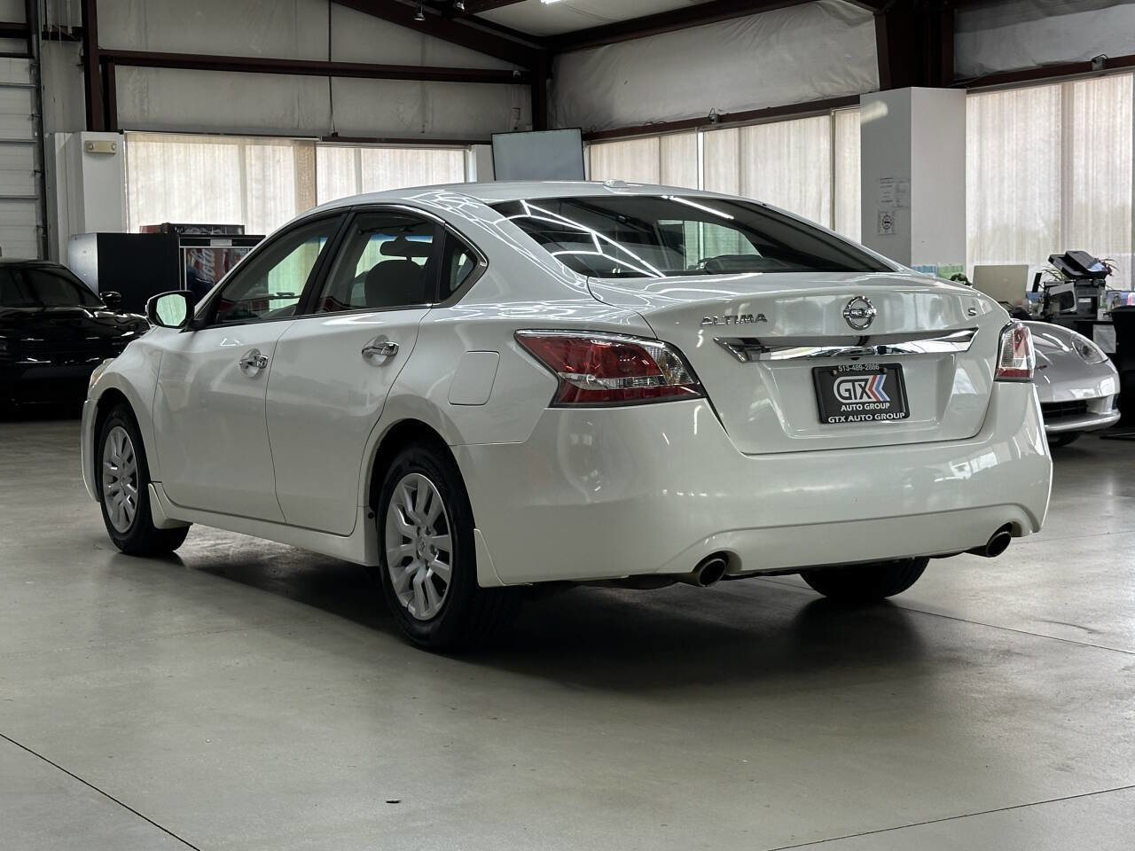 Used 2014 Nissan Altima 2.5 S w/ Display Audio Package FWD image 4