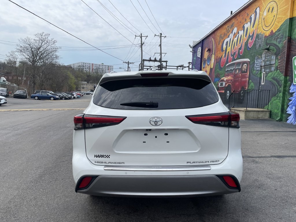 Used 2021 Toyota Highlander Platinum AWD/4WD image 4