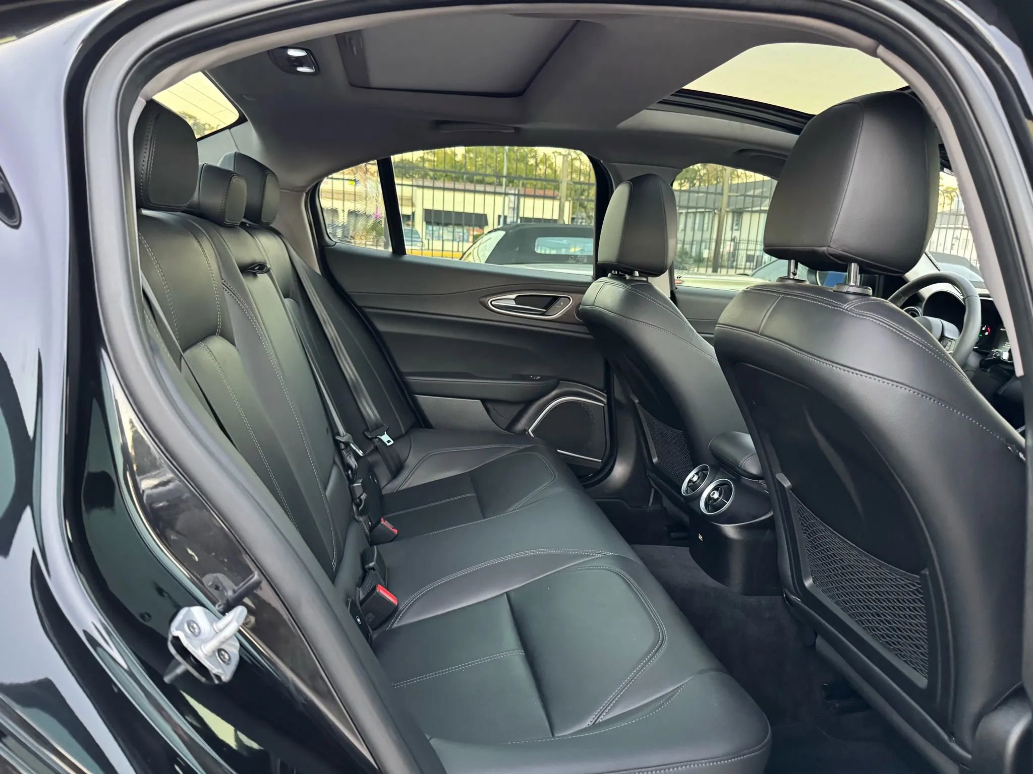 Used 2018 Alfa Romeo Giulia Ti image 27