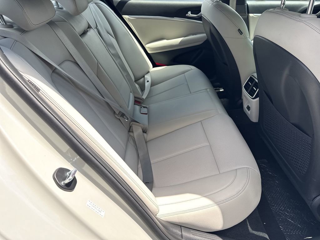 New 2025 Genesis G70 2.5T image 15