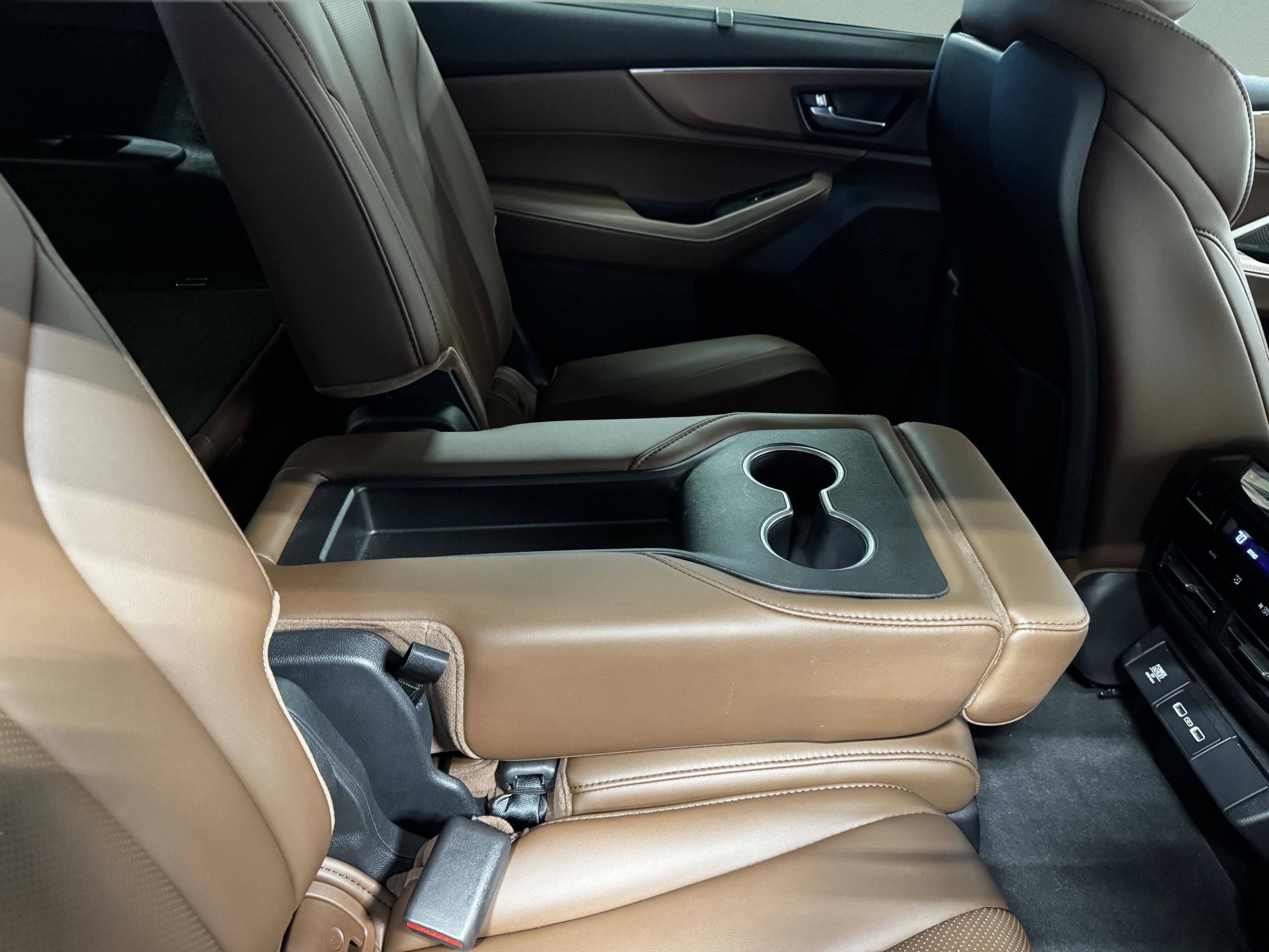 Certified 2023 Acura MDX FWD w/ Technology Package image 31