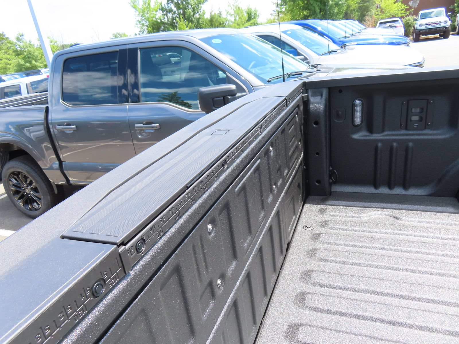 New 2026 Ford F250 Lariat w/ Tremor Off-Road Package AWD/4WD image 9