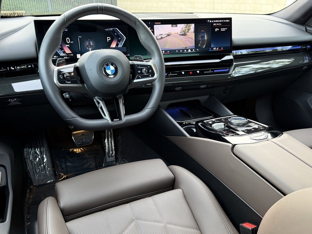 Used 2025 BMW 530i w/ M Sport Package image 31