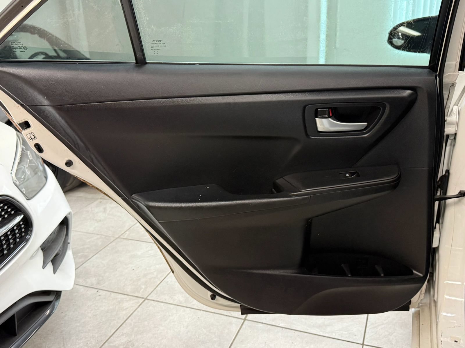 Used 2017 Toyota Camry SE FWD image 18