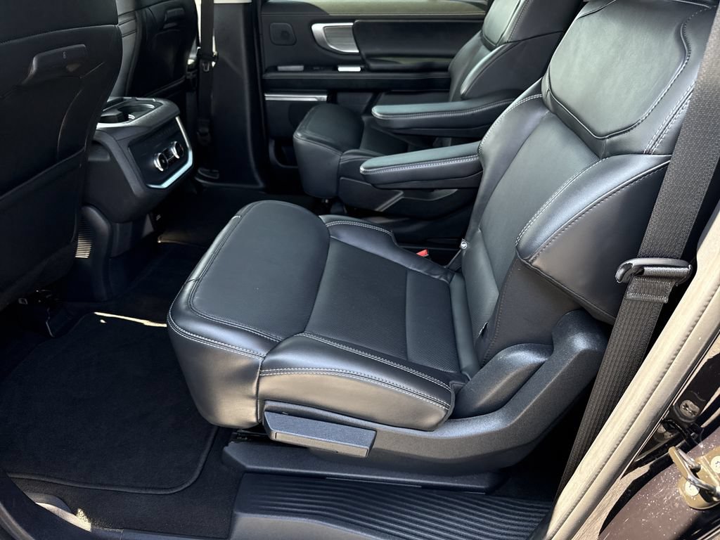Used 2025 Ford Expedition Max Platinum w/ Driver's Package AWD/4WD image 20