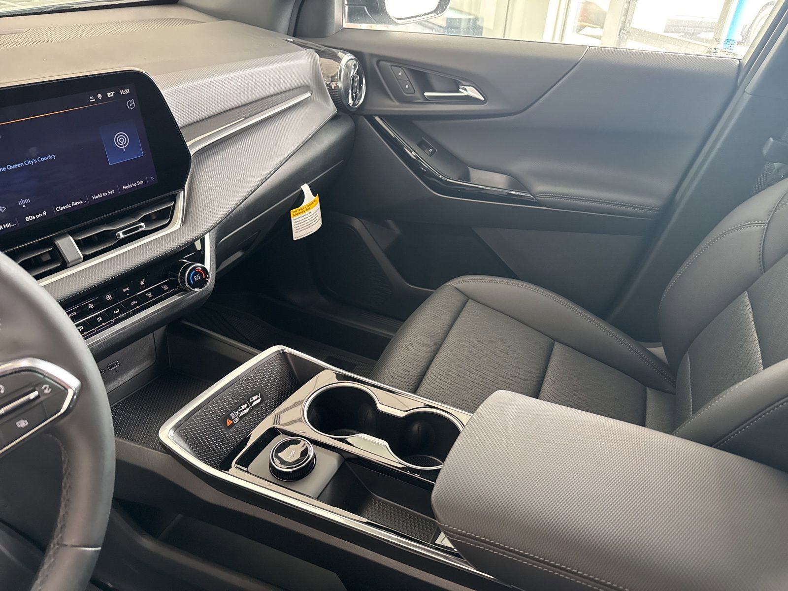 New 2026 Chevrolet Equinox LT w/ Convenience Package II image 25