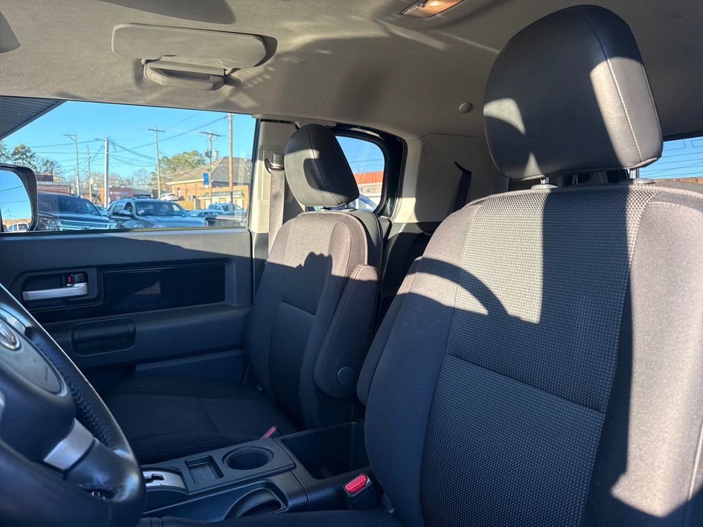 Used 2014 Toyota FJ Cruiser 4WD image 11