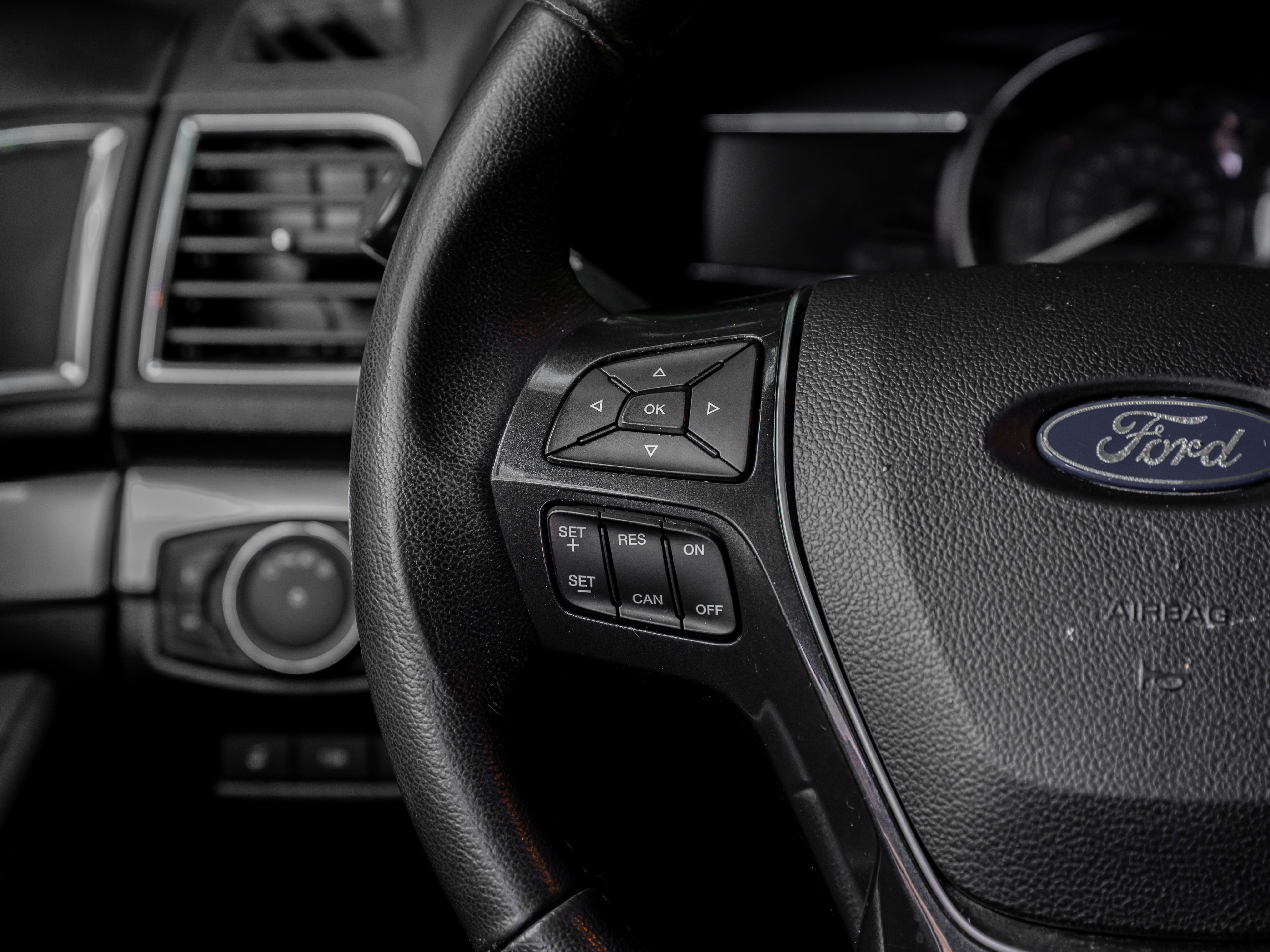 Used 2019 Ford Explorer Limited w/ Class III Trailer Tow Package image 7