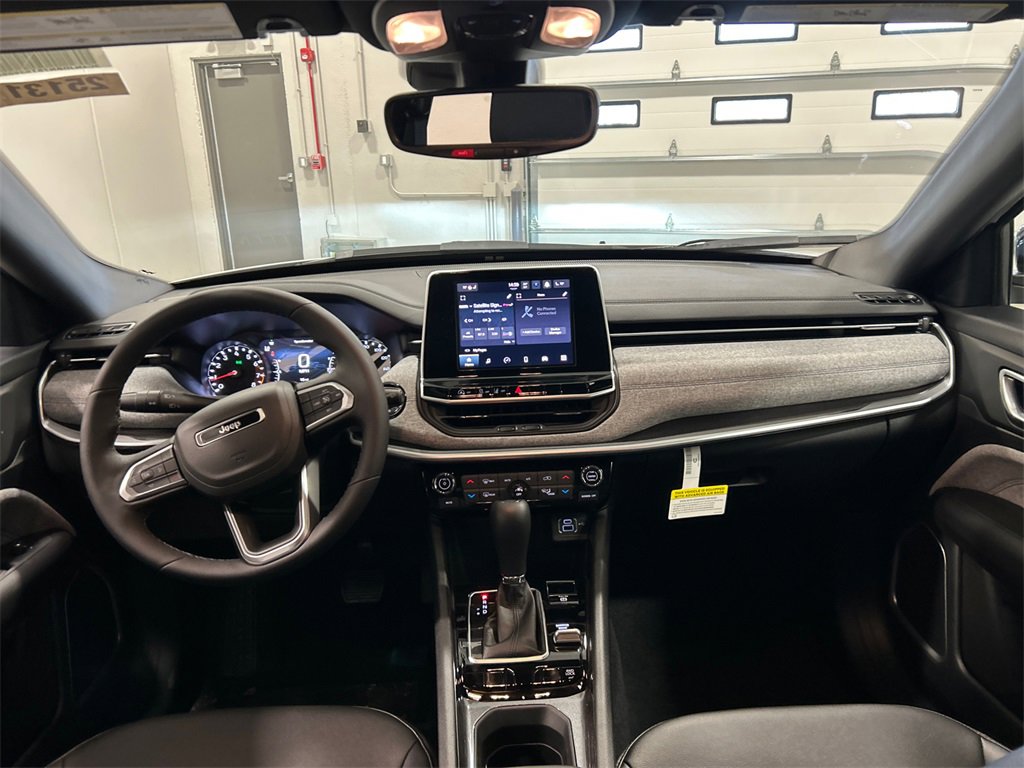New 2025 Jeep Compass Latitude w/ Convenience Group image 30