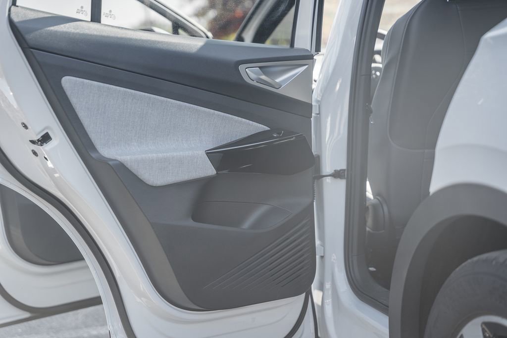 Used 2023 Volkswagen ID.4 Pro image 31