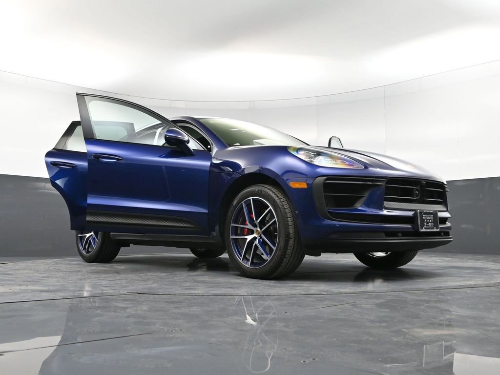 Certified 2023 Porsche Macan S image 38