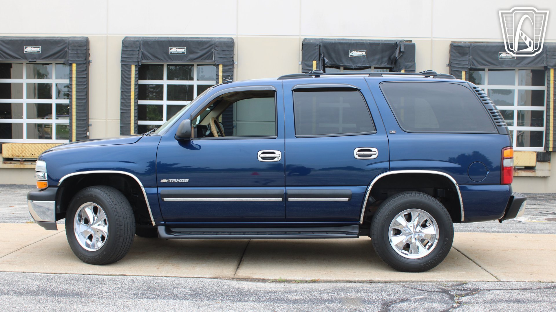 Used 2000 Chevrolet Tahoe LS w/ LS Preferred Equipment Group AWD/4WD image 23